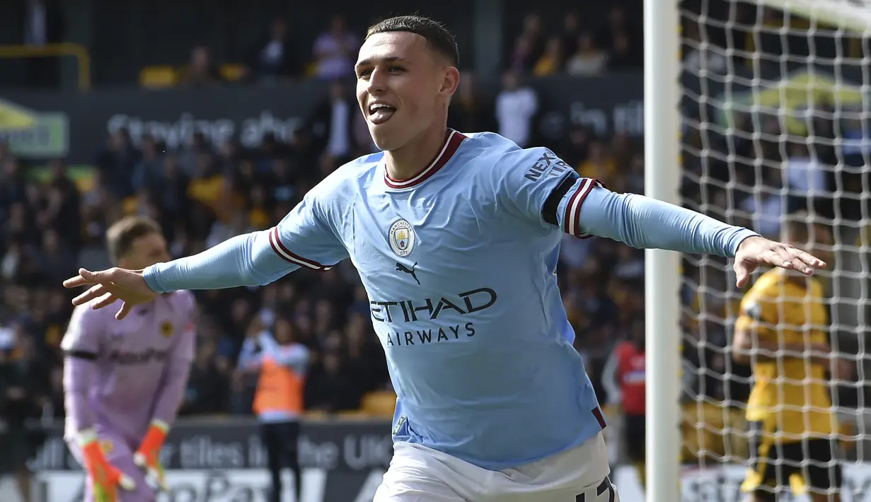 Phil Foden. Gelandang serang Inggris berusia 22 tahun yang merupakan produk asli akademi Manchester City yang dipromosikan ke tim senior sejak musim 2017/2018, saat ini tercatat memiliki nilai pasar sebesar 90 juta euro atau setara Rp1,3 triliun. Dalam 7 laga awal Liga Inggris musim 2022/2023, ia telah mengoleksi 2 gol dan 2 assist untuk Manchester City. (AP/Rui Vieira)