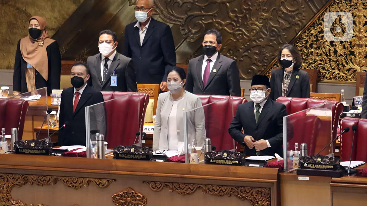 FOTO: DPR Sahkan RUU Prolegnas 2021