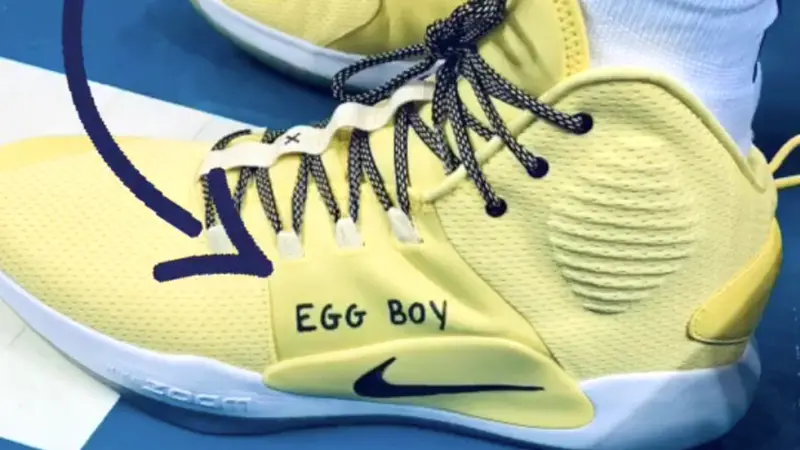 Sepatu basket Ben Simmons ditulis Egg Boy