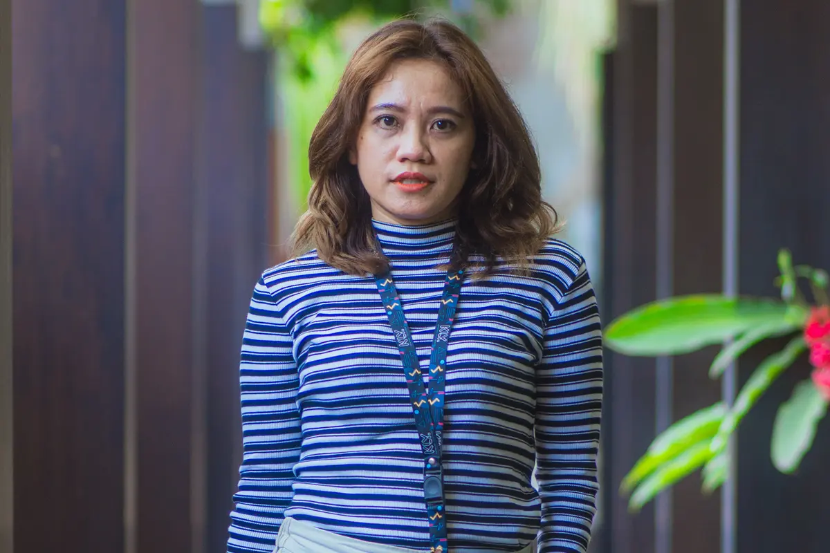 wanita februari sangat kaya