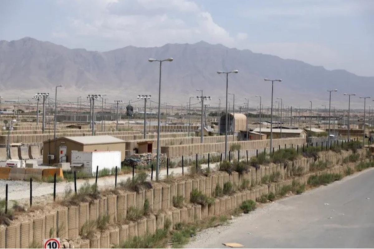 Pangkalan udara Bagram setelah militer AS meninggalkan pangkalan tersebut, di provinsi Parwan, utara Kabul, Afghanistan, pada tahun 2021