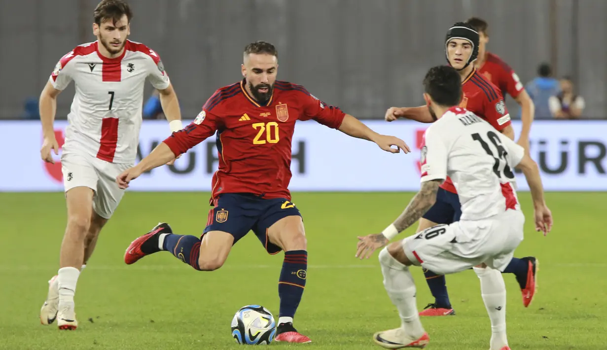 Georgia sendiri sempat menciptakan gol hiburan lewat aksi Giorgi Chakvetadze di awal babak kedua. (AP Photo/Zurab Tsertsvadze)