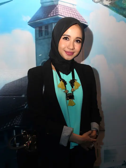 Dijumpai di kawasan Epicentrum, Kuningan, Jakarta Selatan, Selasa (18/8/2015), Laudya Cynthia Bella lebih mementingkan pesan yang tersampaikan dari film-film yang dibintanginya. (Wimbarsana/Bintang.com)