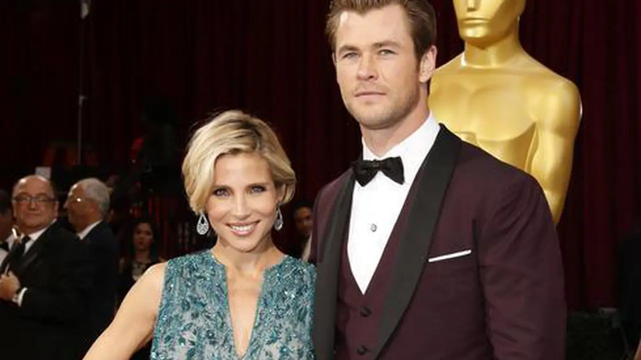 Chris Hemsworth Sambut Kelahiran Anak Kembar
