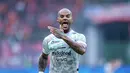 Pemain Persib Bandung, David da Silva mencetak gol penyama kedudukan 2-2 ke gawang Persija Jakarta dalam laga lanjutan BRI Liga 1 2024/2025 di Stadion Patriot Candrabhaga, Bekasi, Minggu (16/02/2025). (Bola.com/M Iqbal Ichsan)