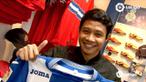 Evan Dimas mengunjungi toko olahraga klub Espanyol yang terletak di pusat latihan Dani Jarque, Spanyol.
