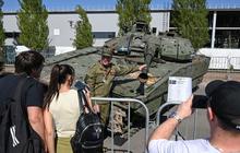 FOTO: Pameran Kendaraan Tempur Ukraina yang Disita Rusia di Rostov-on-Don, Ada Gambar Bendera Inggris hingga AS