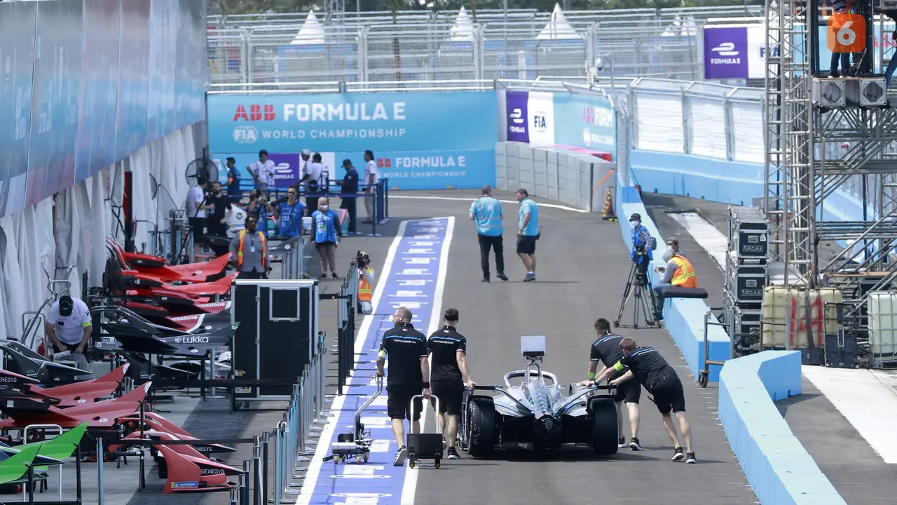 Suasana Sirkuit Formula E Jakarta Jelang Balapan