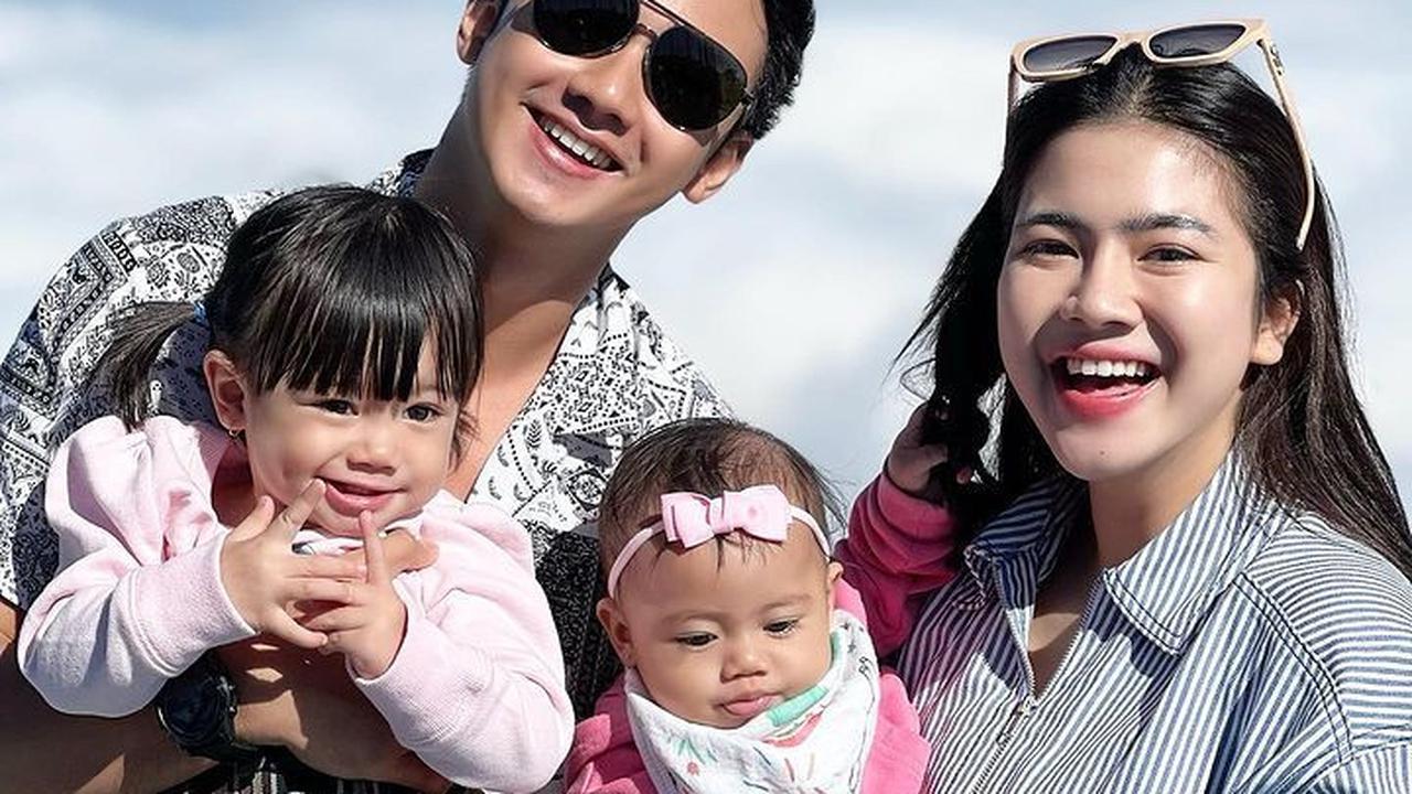 keluarga Pasangan Felicya Angelista dan Caesar Hito