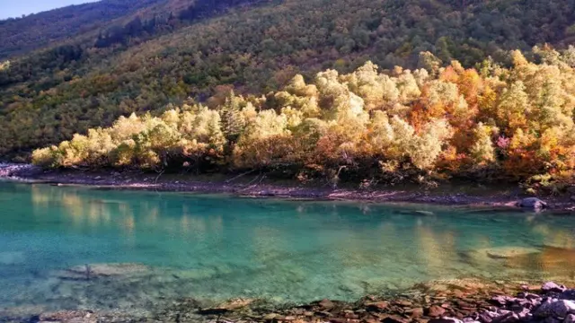 7 Danau Indah Ini Ternyata Mematikan 