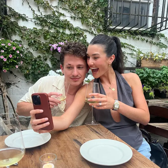 Charlie Puth dan Brooke Sansone