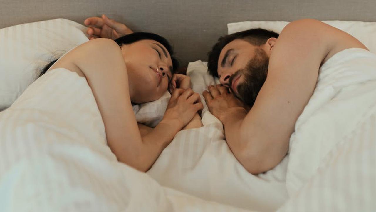 Bercinta di Rumah Mertua saat Mudik? Begini Cara Bikinnya Aman dan Menyenangkan!