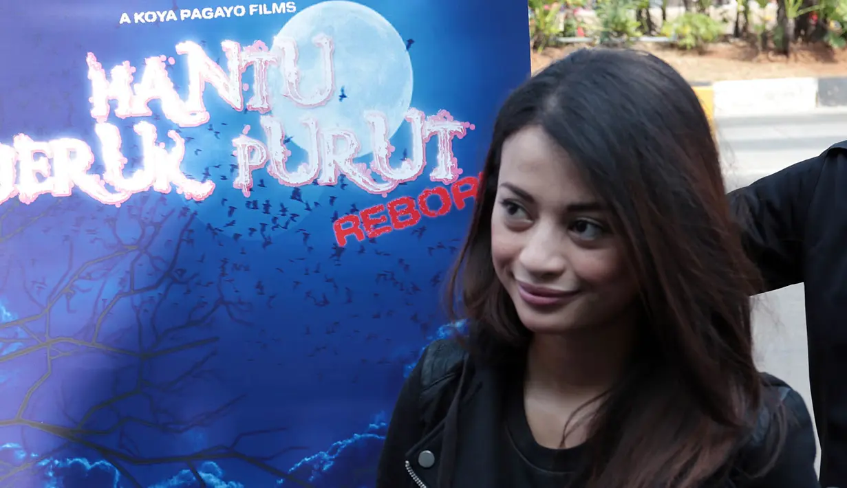 Angie Virgin kini sudah kembali terlihat paras cantiknya di Indonesia. Selama beberapa tahun belakangan sosok Angie memang tak terlihat lantaran diboyong sang suami untuk menetap di London, Inggris. (Deki Prayoga/Bintang.com)