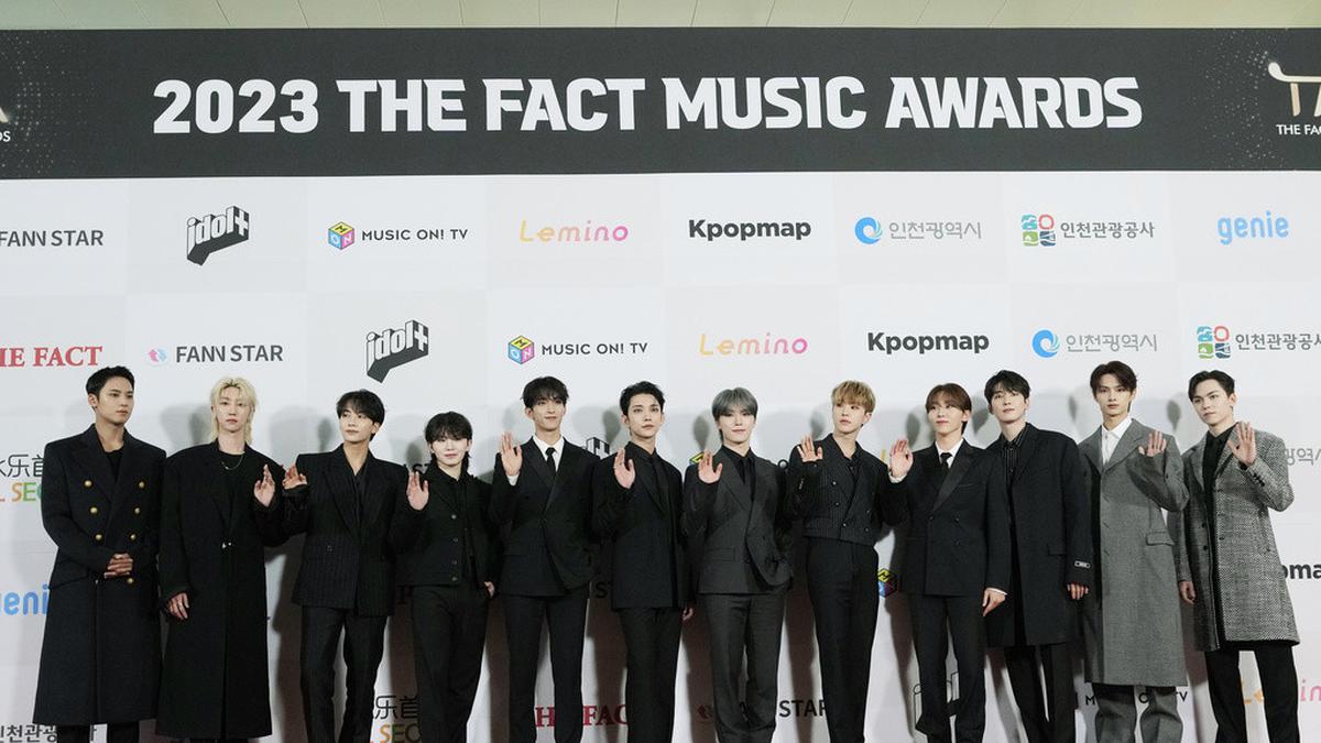 SEVENTEEN Jadi Grup KPop Pertama yang Berbicara di Podium Forum Pemuda