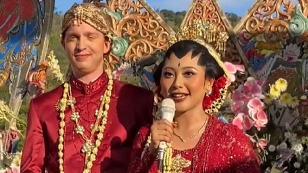 Viral Momen Pernikahan Pakai 2 Bahasa saat Sambutan Keluarga,