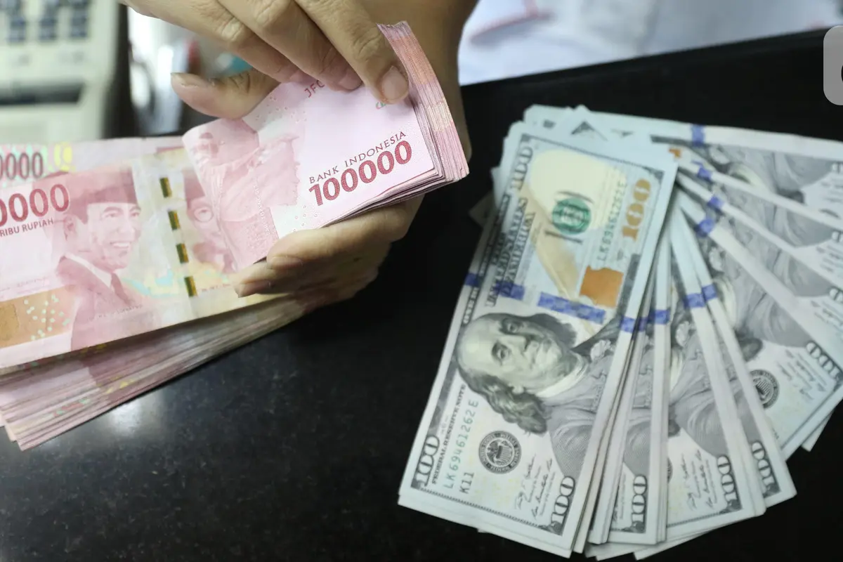 Rupiah Masih Tertahan di Zona Merah