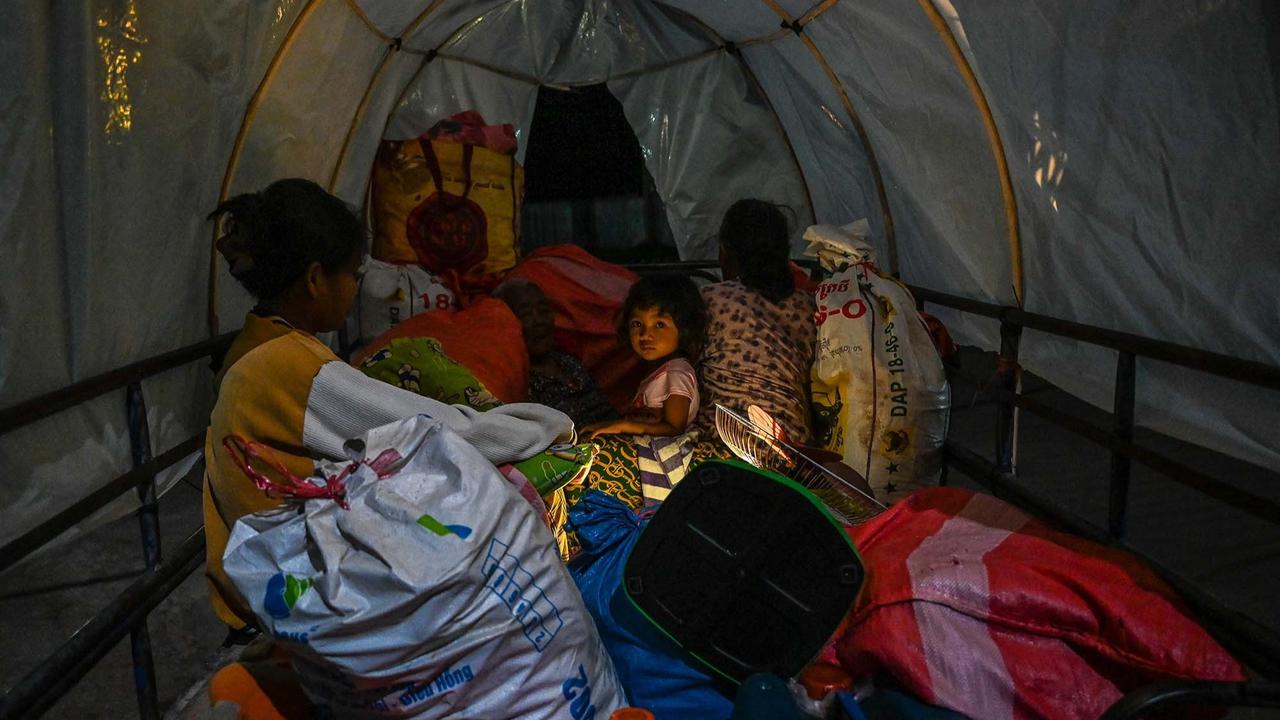 FOTO:  Perang Thailand-Kamboja Tewaskan Belasan Warga dan Picu 120 Ribu Pengungsi