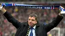Blackburn Rovers new manager Sam Allardyce takes to the pitch before the Premier league match against Stoke City at Ewood Park, Blackburn, on December 20, 2008. AFP PHOTO/ANDREW YATES