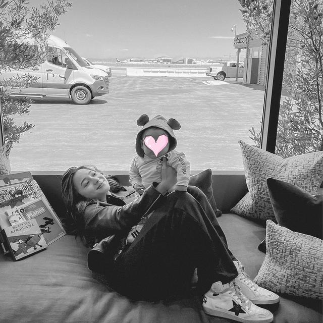 Baby Izz Genap 4 Bulan, Ini 6 Momen Nikita Willy dan Indra Pulang ke Indonesia