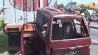 [VIDEO] Minibus Tabrak Truk di Pantura, 4 Tewas