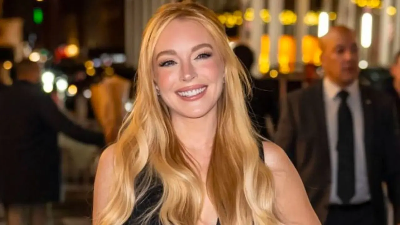 Transformasi Wajah Lindsay Lohan Jadi Sorotan, Dituduh Oplas tapi Mengaku Hanya Perawatan di Dubai. (Dok: IG @lindsaylohan https://www.instagram.com/lindsaylohan/?hl=en)