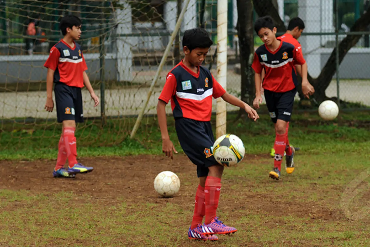 Intip, Anak-Anak ASIOP Apacinti Berlatih