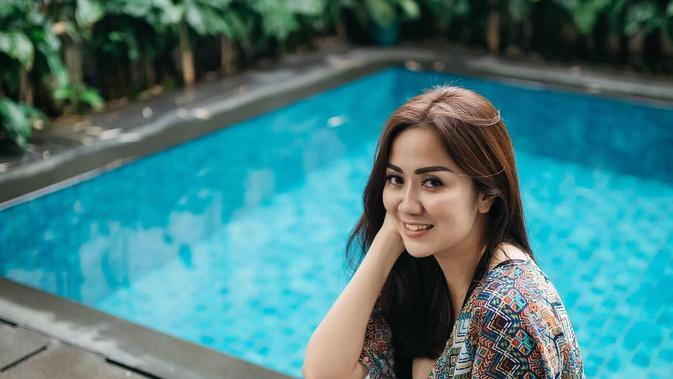 Tante Ernie Seksi Pakai Bikini, Vicky Prasetyo Kirim ...