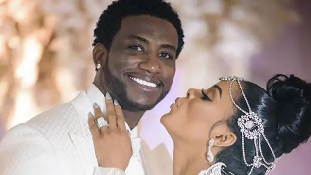 Buket bunga mewah bertabur kristal di pernikahan Gucci Mane