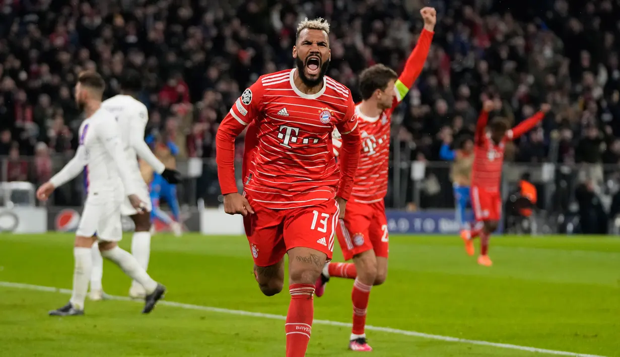 Pemain Bayern Muenchen Maxim Choupo-Moting merayakan gol yang kemudian dianulir saat melawan Paris Saint-Germain (PSG) pada pertandingan sepak bola leg kedua babak 16 besar Liga Champions di Allianz Arena, Munich, Jerman, 8 Maret 2023. Bayern Muenchen sukses mendepak PSG dengan agregat 3-0. (AP Photo/Matthias Schrader)