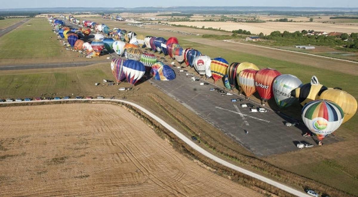 Festival balon udara hiasi langit Prancis