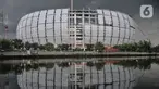 Suasana proyek pembangunan Jakarta Internasional Stadium (JIS), Papanggo, Jakarta Utara, Selasa (11/1/2022). Progres pembangunan stadion terbesar di Asia yang dirancang sesuai standar FIFA tersebut saat ini mencapai 93,85 persen dan ditargetkan rampung Maret mendatang. (merdeka.com/Iqbal S. Nugroho)