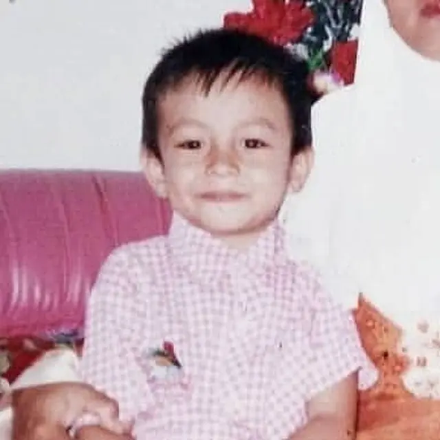 6 Potret Masa Kecil Angga Yunanda, Bikin Gemas