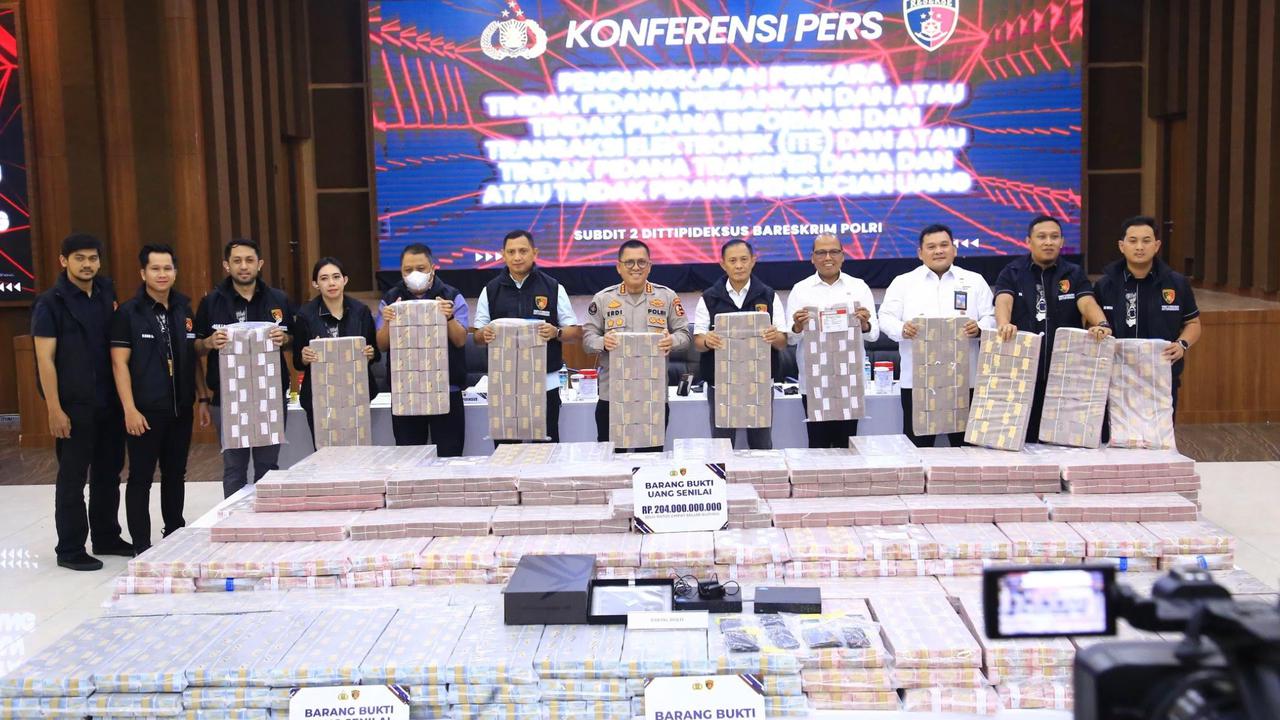 Penampakan Tumpukan Rp204 Miliar Hasil Kejahatan Sindikat Bobol Rekening Dormant