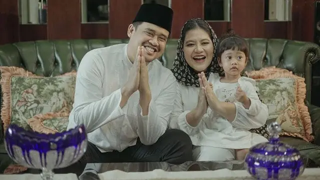 5 Potret Kahiyang Ayu Pakai Hijab, Penampilannya Banjir Pujian