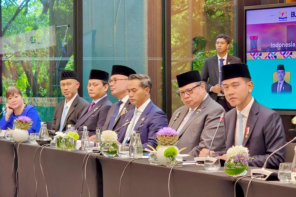 Menko Airlangga mendampingi Wapres Gibran Rakabuming Raka