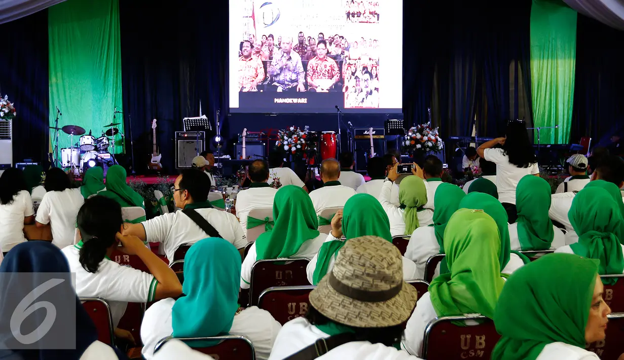 Suasana telekomfrensi Kementerian Agraria dan Tata Ruang dengan masyarakat Manokwari saat peringatan Hari Agraria Nasional di kantor kementerian ATR/BNP, Jakarta, Minggu (27/9/2015). (Liputan6.com/Yoppy Renato)