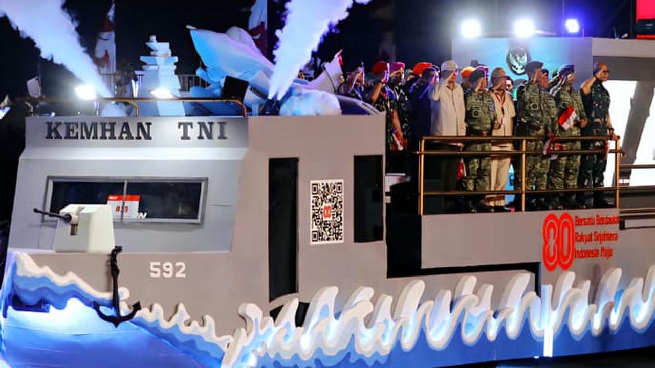 Potret Karnaval Kemhan dan TNI Meriahkan Pesta Rakyat HUT ke-80 RI