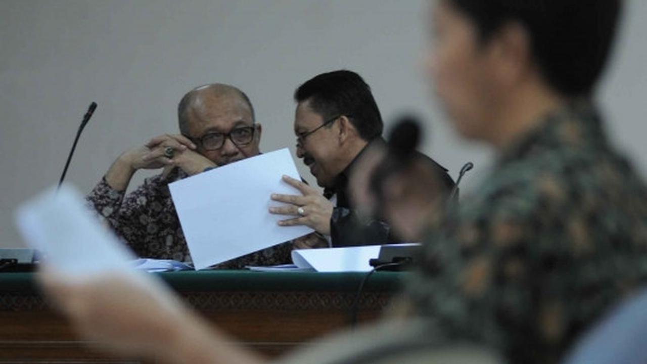 Sidang korupsi Alkes, terdakwa Mulya A Hasjmy dengarkan saksi ahli