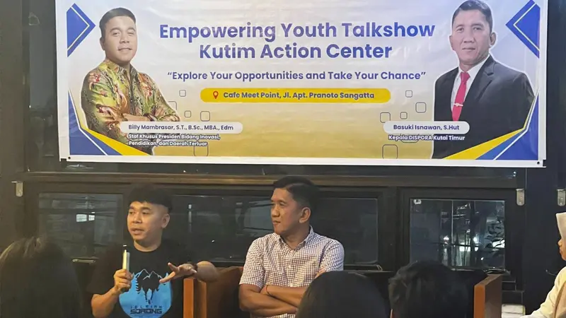 Staf Khusus (Stafsus) Presiden Jokowi Bidang Inovasi, Pendidikan dan Daerah Terluar, Billy Mambrasar menghadiri Empowering Youth Talk Show di Café Meet Point, Sangatta, Kalimantan Timur (Istimewa)