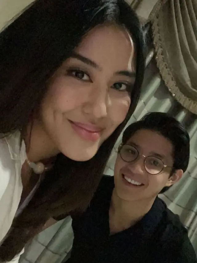 7 Potret Teuku Rassya dan Cleantha Islan, Pasangan Muda yang Selalu Romantis (credit: instagram.com/teukurassya).