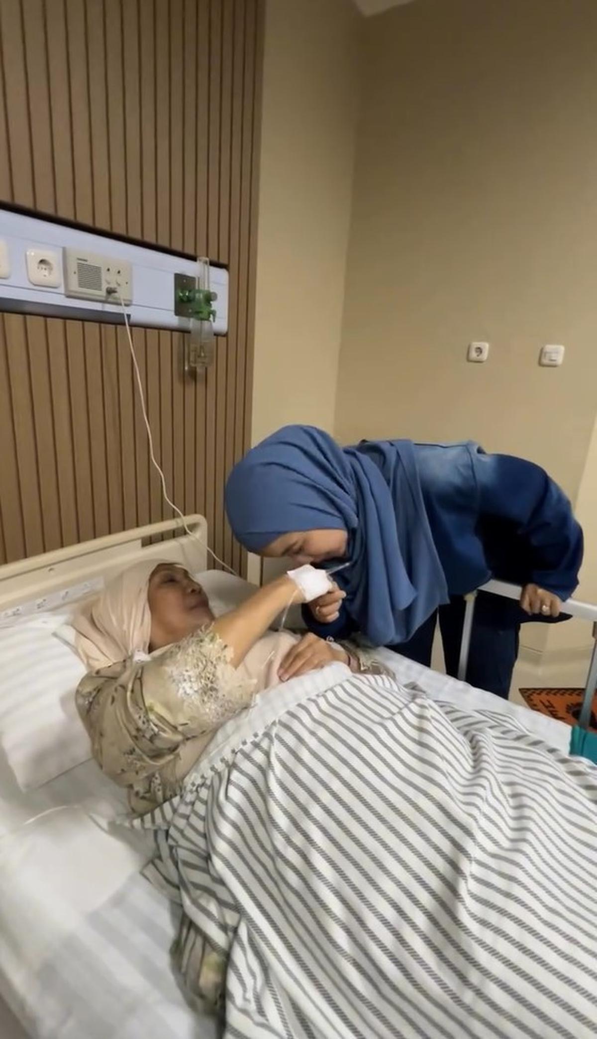 Ibunda Chacha Frederica Kecelakaan Motor hingga Patah Tulang, Harus Operasi Pemasangan Pen di Tulang Osteoporosis
