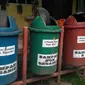 Tong sampah yang dipilah antara sampah organik, anorganik dan limbah B3. (Liputan6.com/ Novia Harlina)