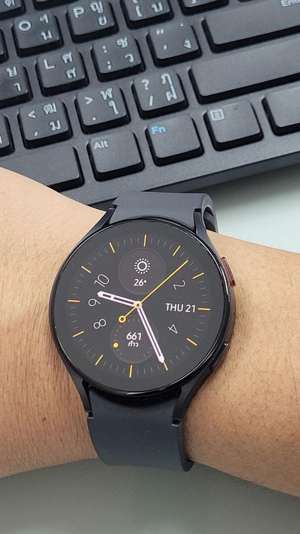 <b>Pilih Smartwatch dengan Daya Tahan Baterai yang Awet dan Fast Charging</b>