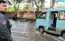 Banjir Rob Jakarta Utara Rendam Jalan RE Martadinata, Tim Gabungan Sigap Bertindak