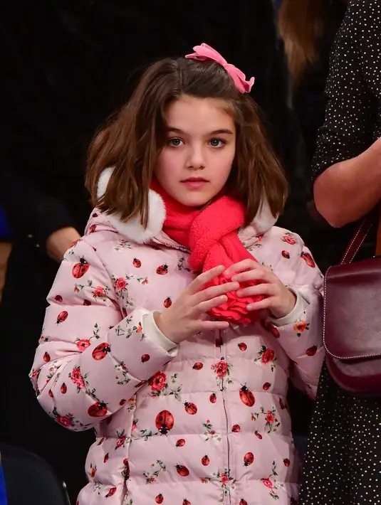 Dilansir dari US Weekly, Suri kini tengah belajar untuk berakting. (popsugar)