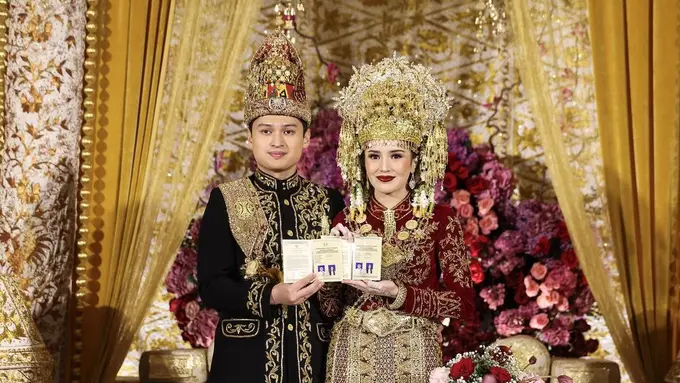 6 Gaya Elegan Annisa Pohan Kenakan Songket Pintu Aceh saat Dampingi AHY jadi Saksi di Akad Nikah Beby Tsabina dan Rizki Natakusumah