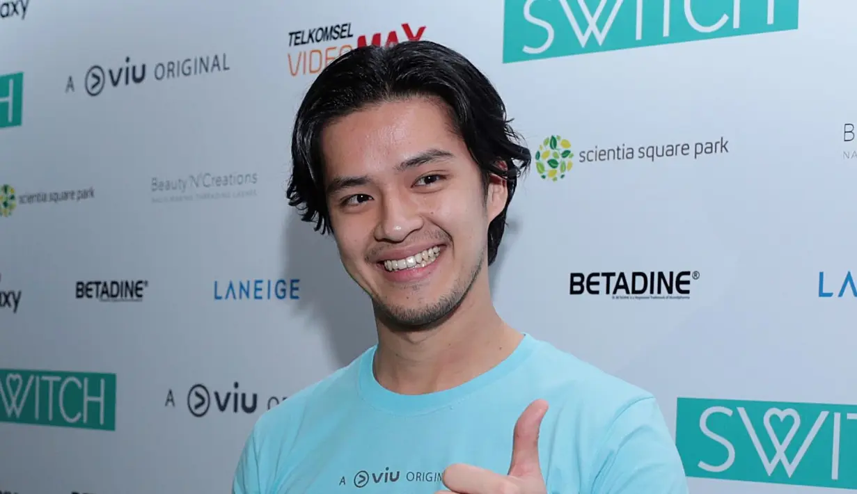 Morgan enggan bicara banyak terkait hubungannya dengan Aura Kasih. Masih ditempat yang sama, mantan anggota boyband Smash itu mengungkapkan kerinduannya pada dunia musik. (Deki Prayoga/Bintang.com)