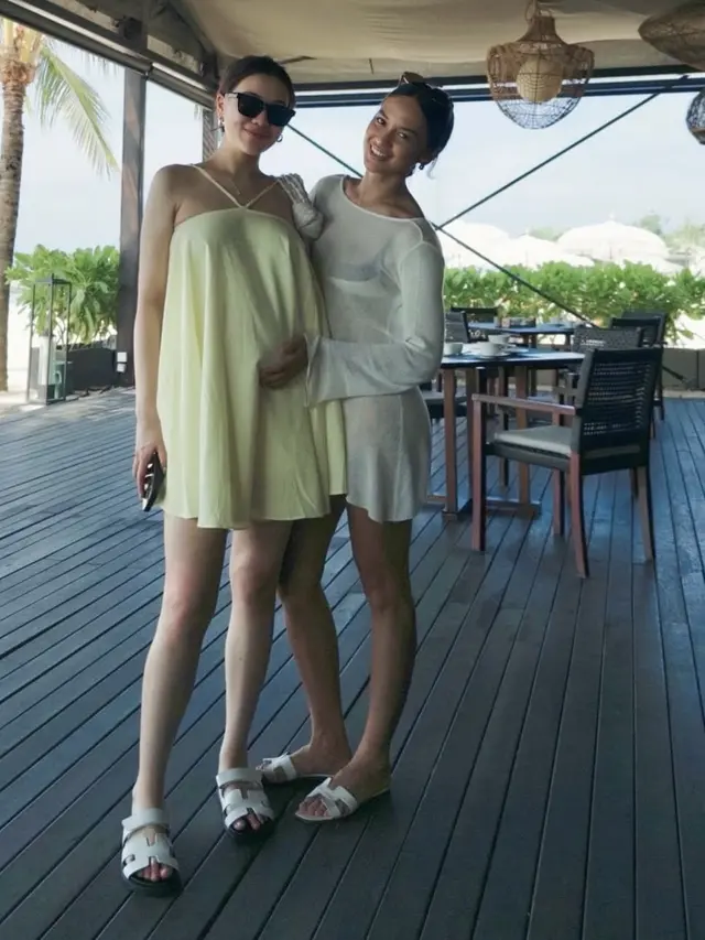 Aaliyah Massaid Kenakan Outfit Ibu Hamil Tetap Stylish saat Liburan di Bali. [@aaliyah.massaid]