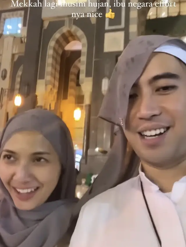 Gaya Sheila Dara Kenakan Kerudung saat Umrah Bersama Vidi Aldiano, credit: (@vidialdiano)