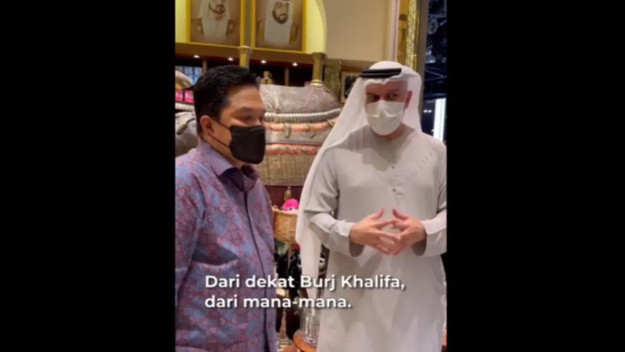 Menteri BUMN Erick Thohir bertemu dengan pemilik toko Al Jaber, bernama Hussain A. Jaber di Dubai Mall, Burj Khalifa area. instagram @erickthohir